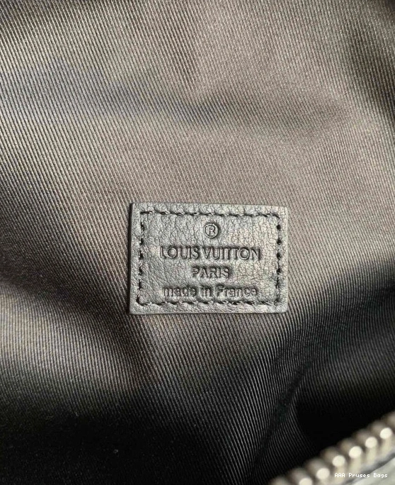 AAA Replica Ru DISCOVERY BUMBAG LOUIS VUITTON 0814